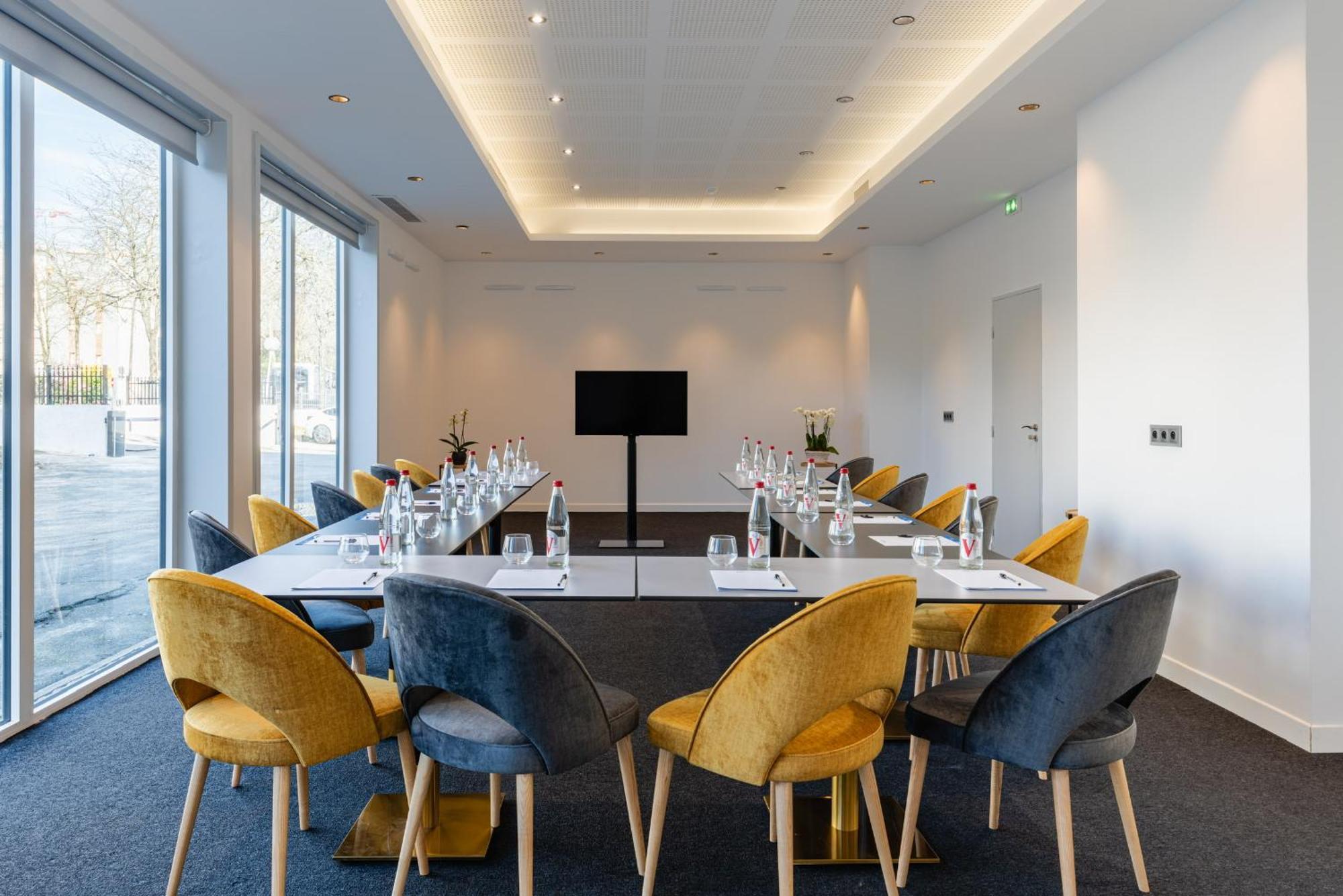 Brit Hotel Privilege Paris רוסני-סו-בואה מראה חיצוני תמונה